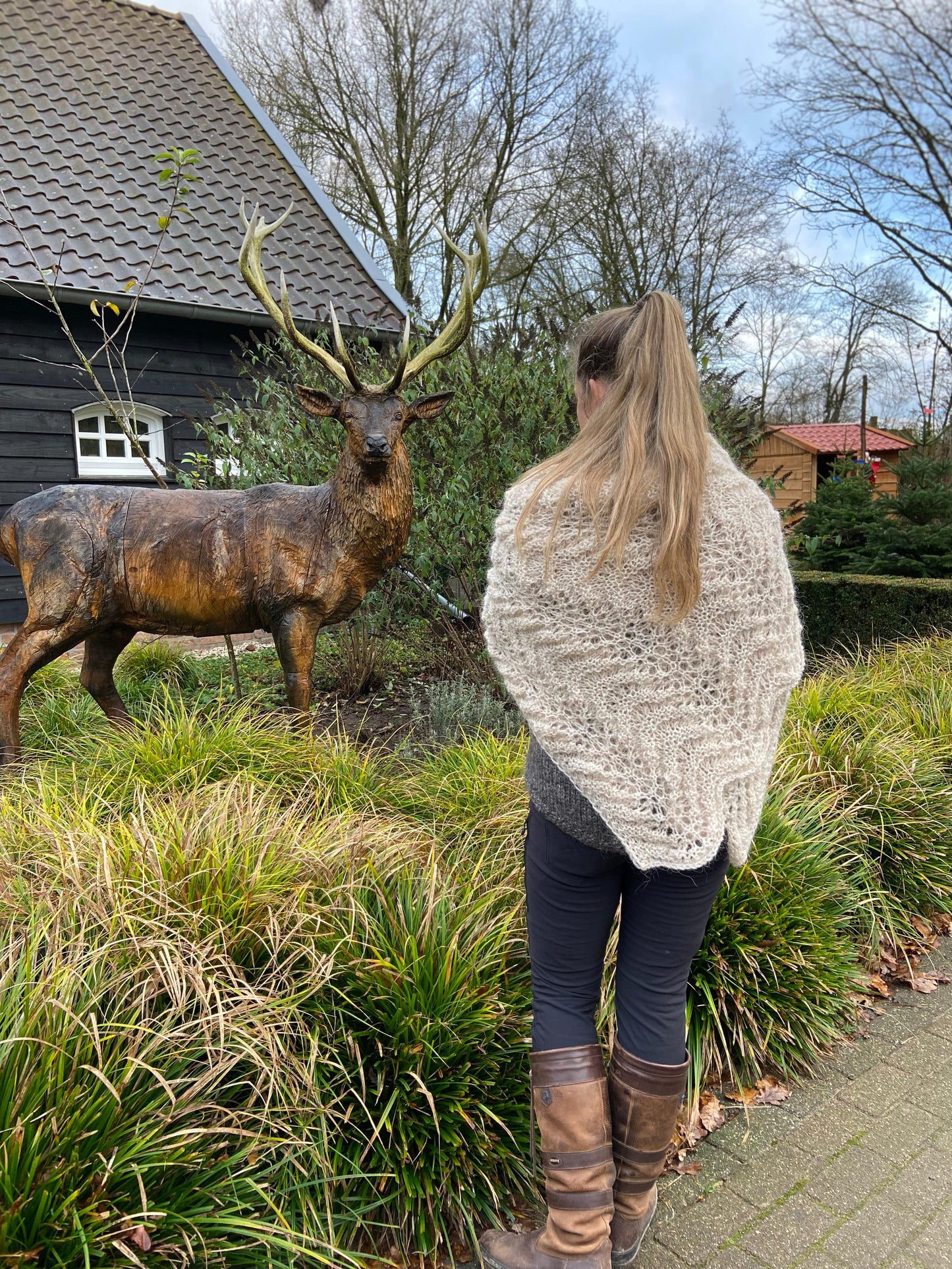 Lilja shawl - taupe